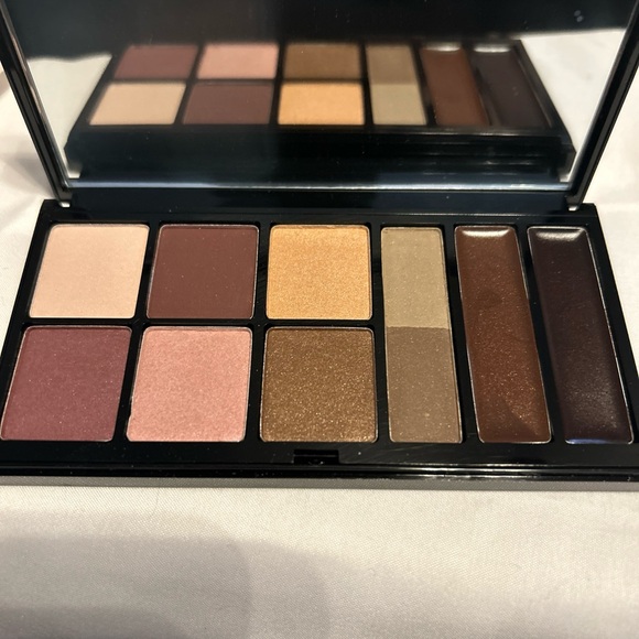 Ready To Wear The Eyes NEW YORK Premier Collection Eyeshadow, BROW & EYE LINER - Picture 4 of 5